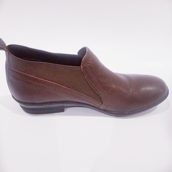 David Tate "Naya" Leather Ankle Stretch Bootie - Picture 8 of 8